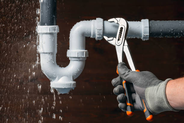 Professional Emergency Plumber technician working in Lurgan, PA